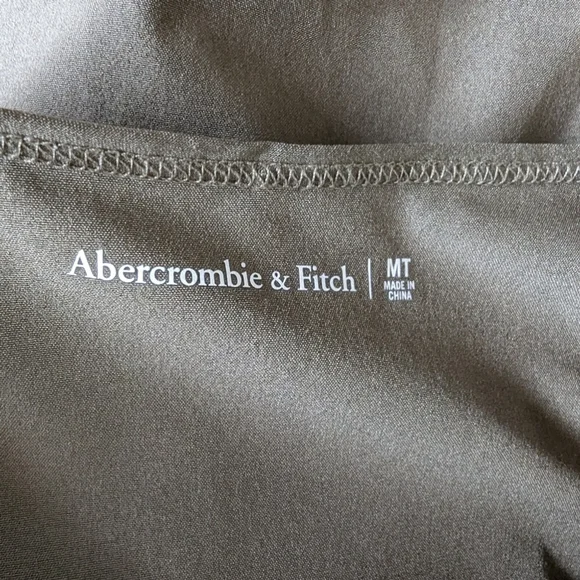 Abercrombie & Fitch Olive Traveler Jumpsuit Women's Sz Med Tall Lightweight - Picture 7 of 9